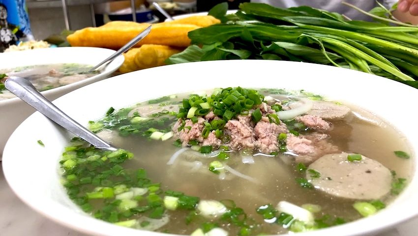 local guide to find authentic pho noodle soup in ho chi minh